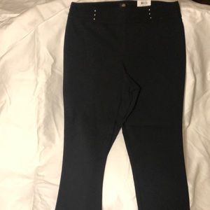 Slim leg JM collection black pants size petite large